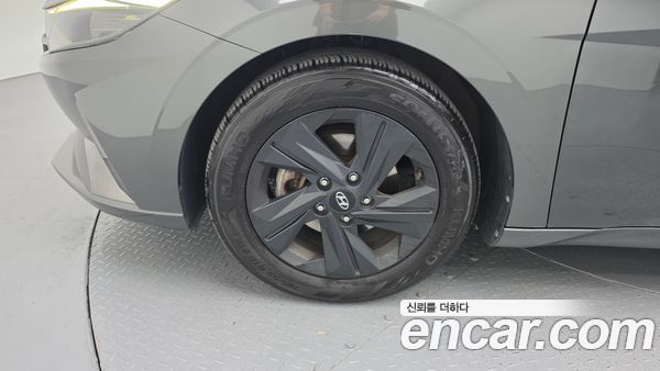 Hyundai Elantra 2023, фото 5