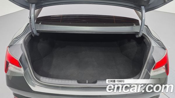 Hyundai Elantra 2023, фото 20