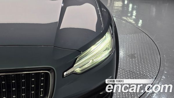 Volvo V60 2023, фото 7
