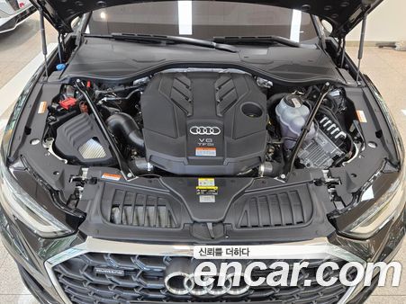 Audi A8 2022, фото 6