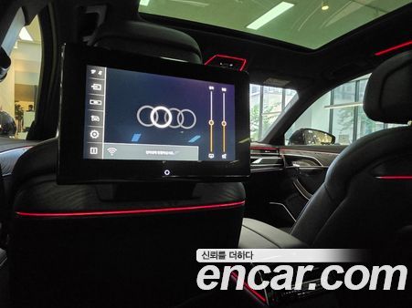 Audi A8 2022, фото 15