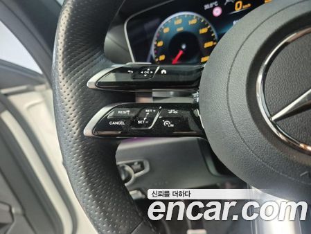Mercedes-Benz E-Class 2023, фото 9