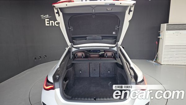 BMW i4 2024, фото 26