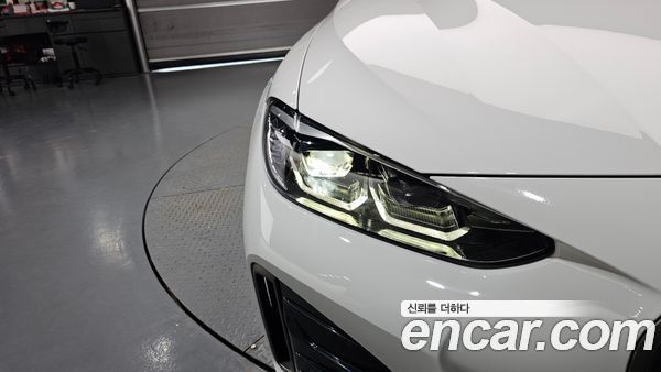 BMW i4 2024, фото 8