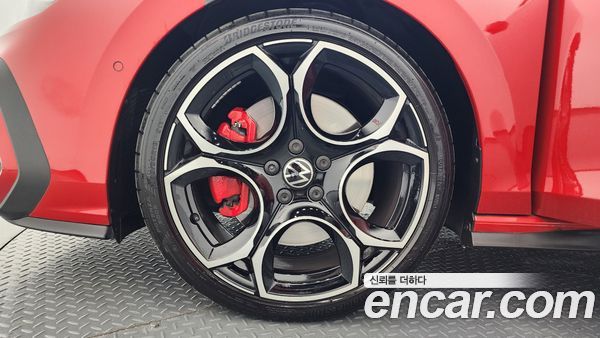 Volkswagen Golf 2025, фото 5