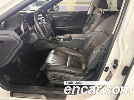 Lexus ES 2020, фото 9