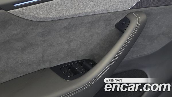 Tesla Model Y 2026, фото 16