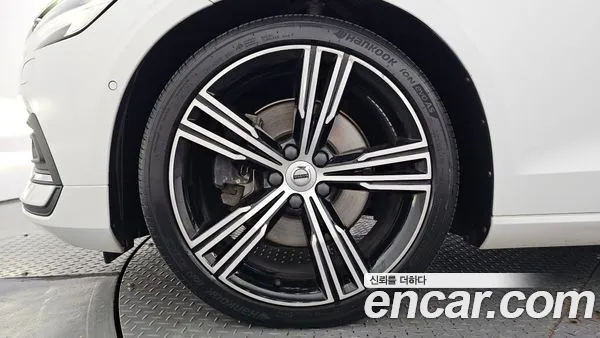 Volvo S60 2020, фото 5