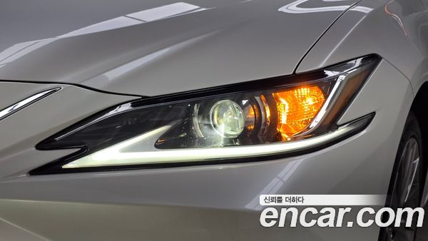 Lexus ES 2021, фото 7
