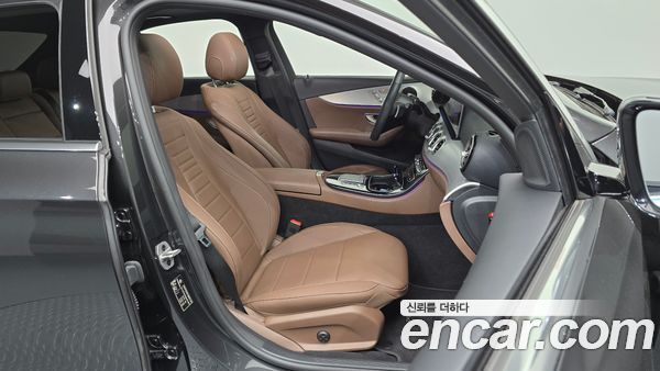 Mercedes-Benz E-Class 2021, фото 16