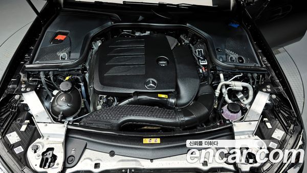 Mercedes-Benz E-Class 2022, фото 6