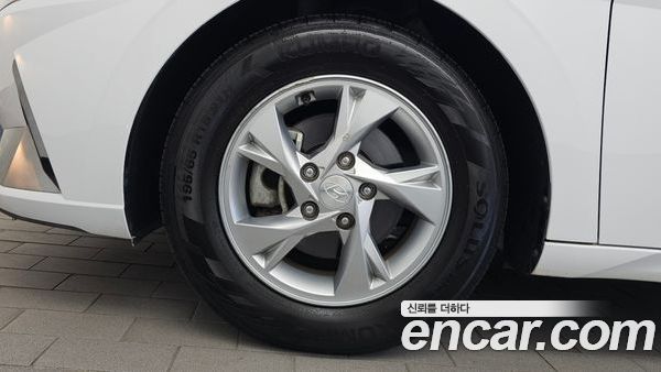 Hyundai Elantra 2021, фото 5