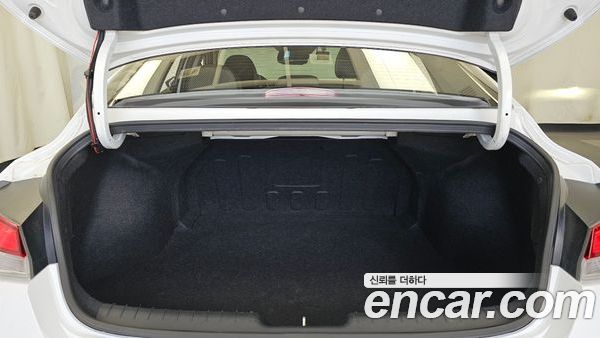 Hyundai Elantra 2021, фото 20
