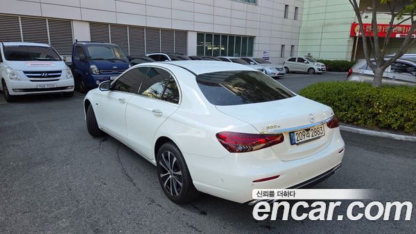 Mercedes-Benz E-Class 2021, фото 5