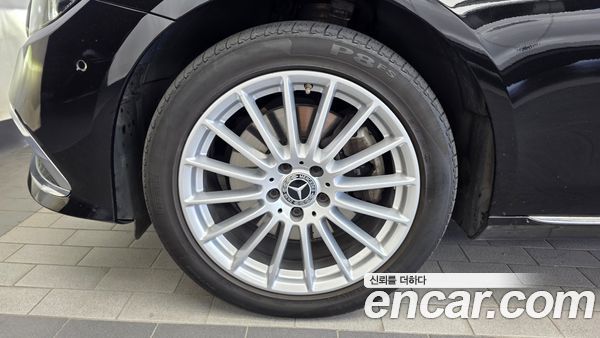 Mercedes-Benz E-Class 2022, фото 5