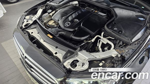 Mercedes-Benz E-Class 2022, фото 6
