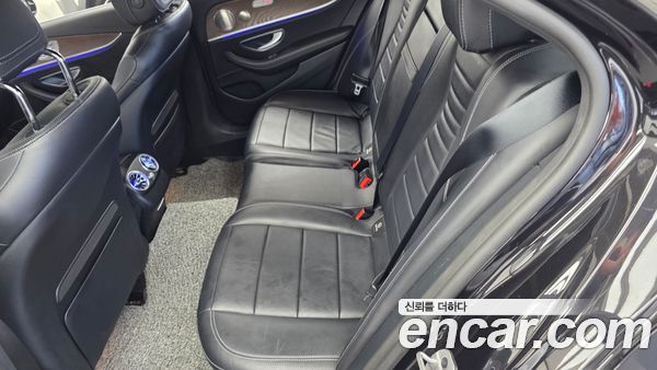 Mercedes-Benz E-Class 2022, фото 16