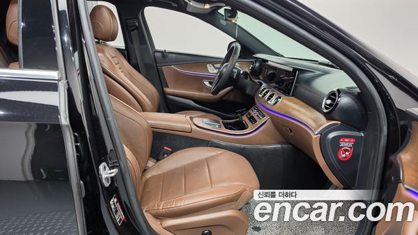 Mercedes-Benz E-Class 2023, фото 16