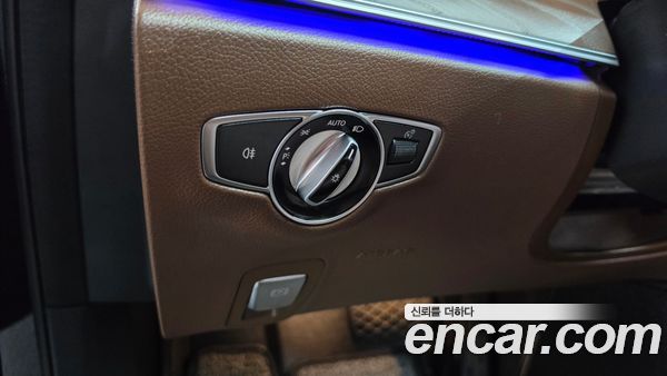 Mercedes-Benz E-Class 2023, фото 29