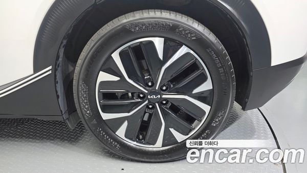 Kia EV6 2023, фото 5