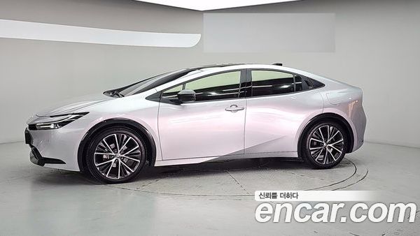 Toyota Prius 2024, фото 5