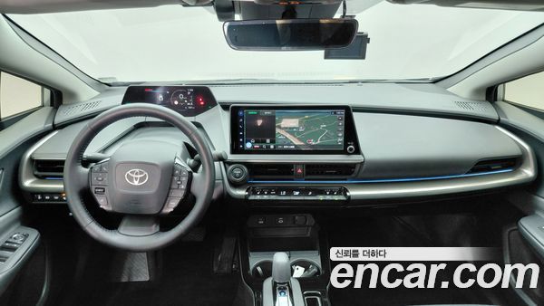 Toyota Prius 2024, фото 9
