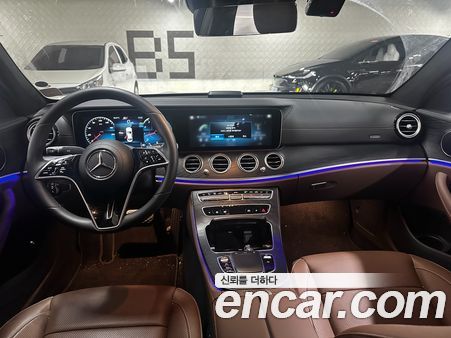 Mercedes-Benz E-Class 2023, фото 6