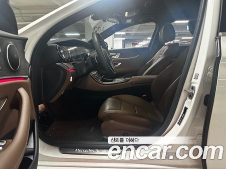 Mercedes-Benz E-Class 2023, фото 9