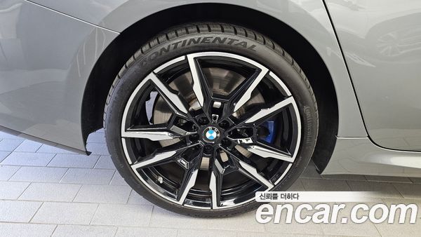 BMW 8 Series 2024, фото 5
