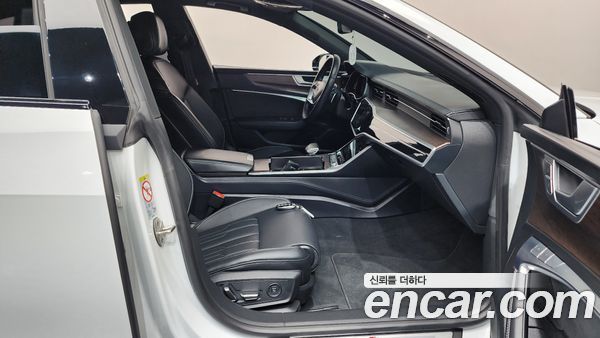 Audi A7 2022, фото 16