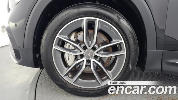 Mercedes-Benz GLB 2025, фото 5