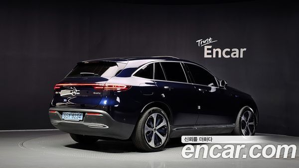 Mercedes-Benz EQC 2020, фото 2