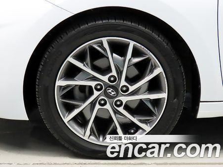 Hyundai Elantra 2020, фото 20
