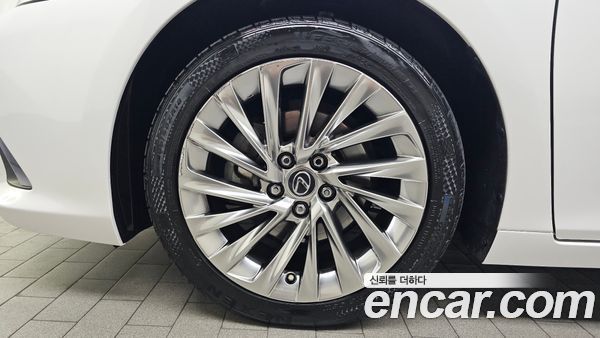 Lexus ES 2022, фото 5