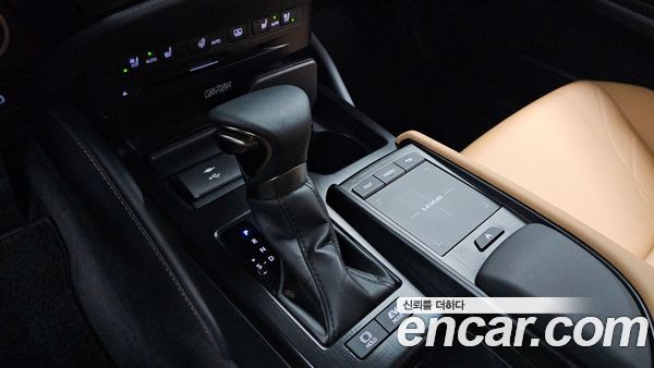 Lexus ES 2022, фото 12
