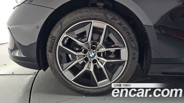 BMW 5 Series 2026, фото 4