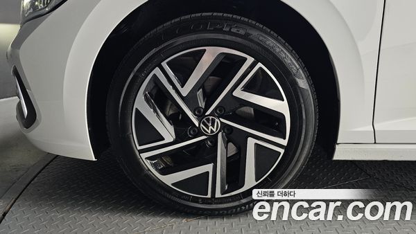 Volkswagen Jetta 2023, фото 4