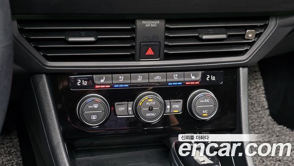 Volkswagen Jetta 2023, фото 28
