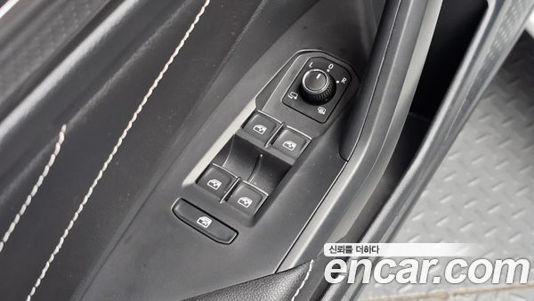 Volkswagen Jetta 2023, фото 30