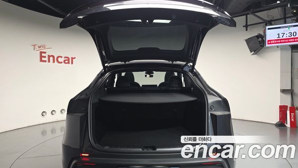 Tesla Model Y 2026, фото 25