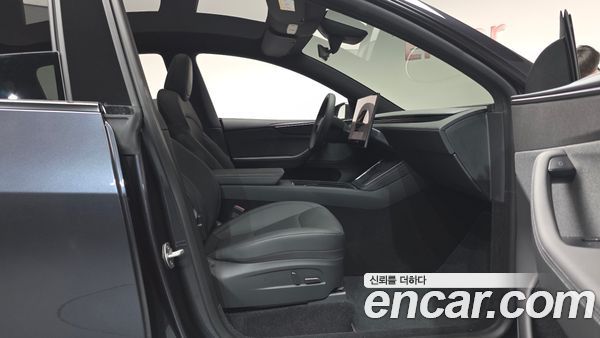 Tesla Model Y 2026, фото 15