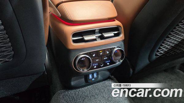 Genesis GV70 2024, фото 28