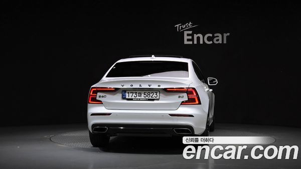 Volvo S60 2021, фото 4