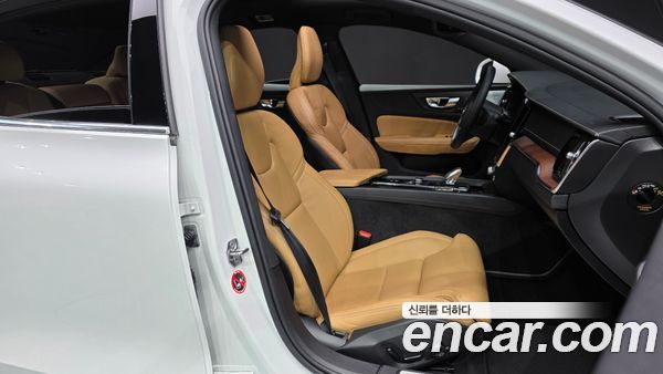 Volvo S60 2021, фото 16