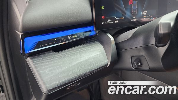 BMW 5 Series 2025, фото 20