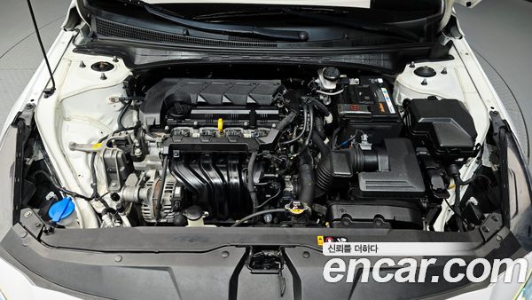 Hyundai Elantra 2021, фото 6