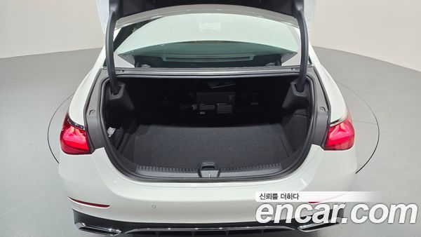 Mercedes-Benz E-Class 2026, фото 30