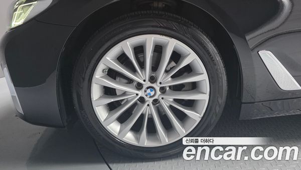 BMW 5 Series 2023, фото 5
