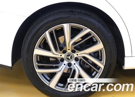 Mercedes-Benz E-Class 2024, фото 5