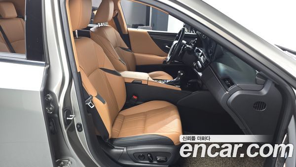Lexus ES 2023, фото 16